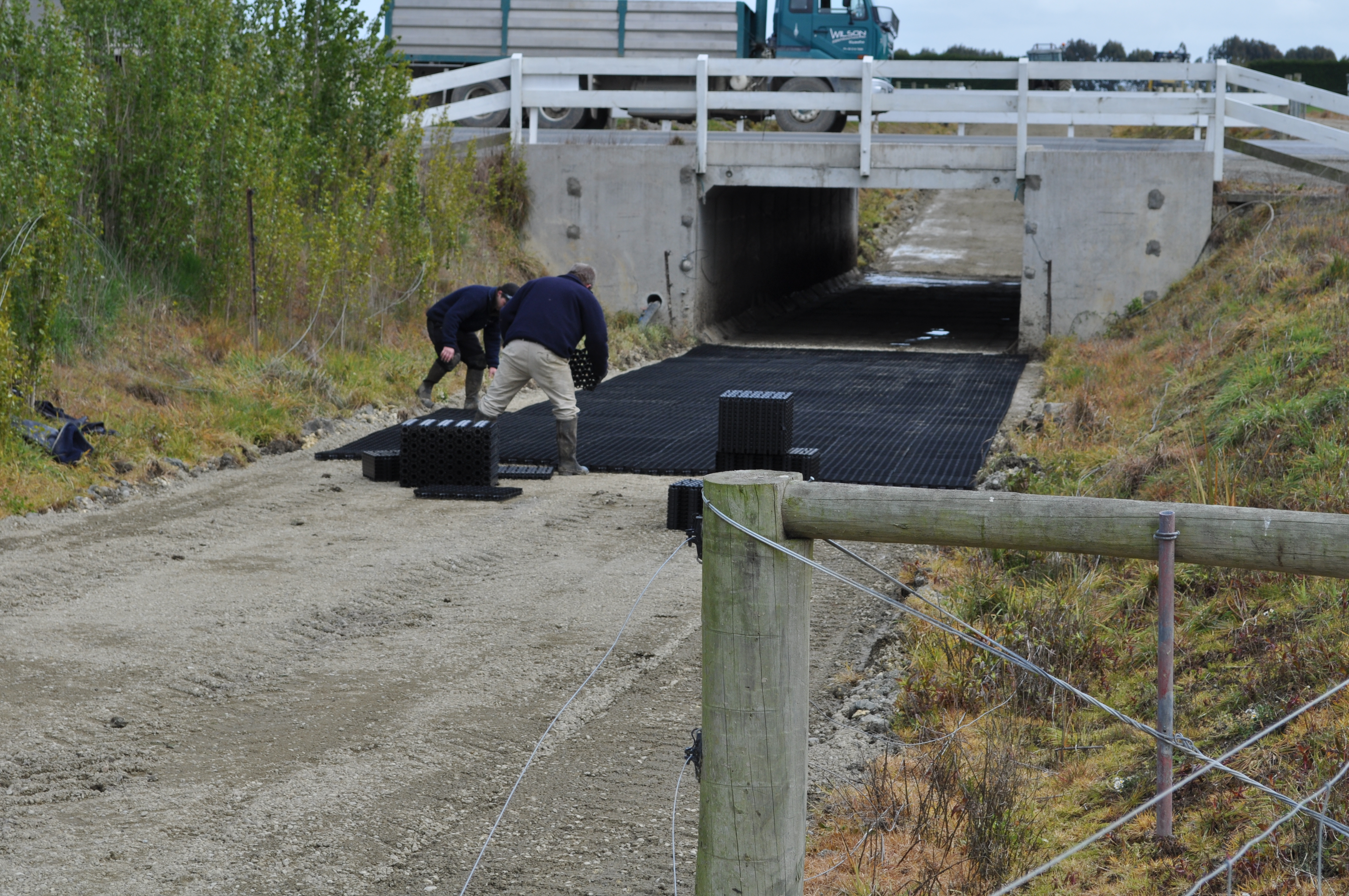 JakMatDairy Ground Stabilization Matting